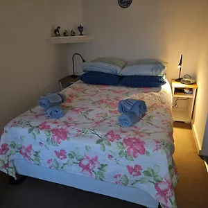 https://sharons-studio-blue.valkenburgaandegeul-hotels.com